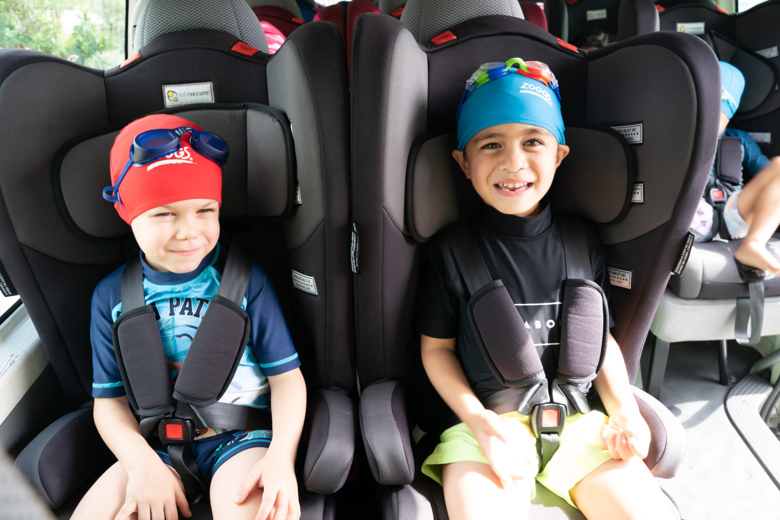 kids in car seat